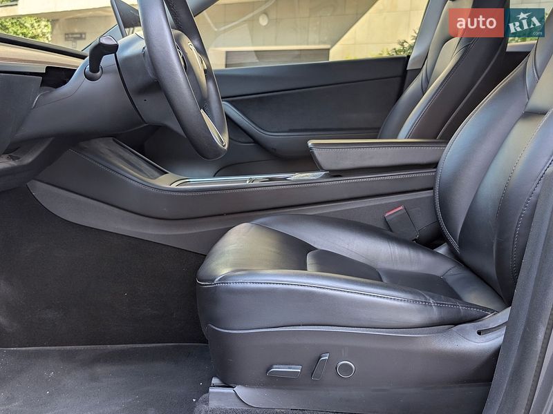 Позашляховик / Кросовер Tesla Model Y 2021 в Львові
