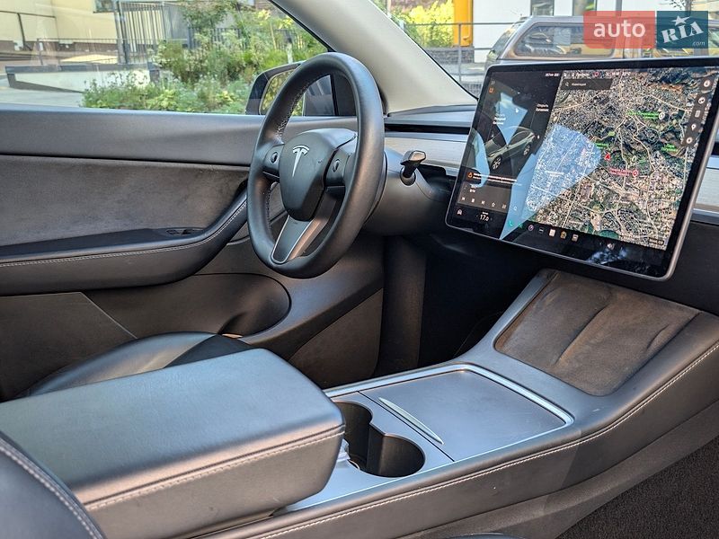 Внедорожник / Кроссовер Tesla Model Y 2021 в Львове