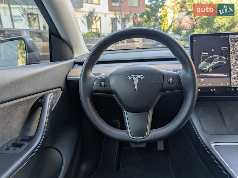 Позашляховик / Кросовер Tesla Model Y 2021 в Львові