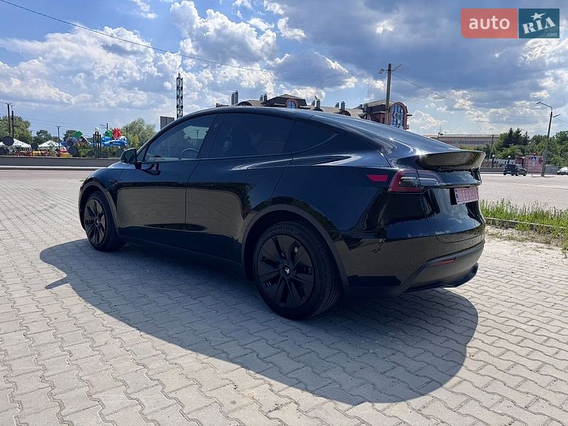 Внедорожник / Кроссовер Tesla Model Y 2024 в Дрогобыче