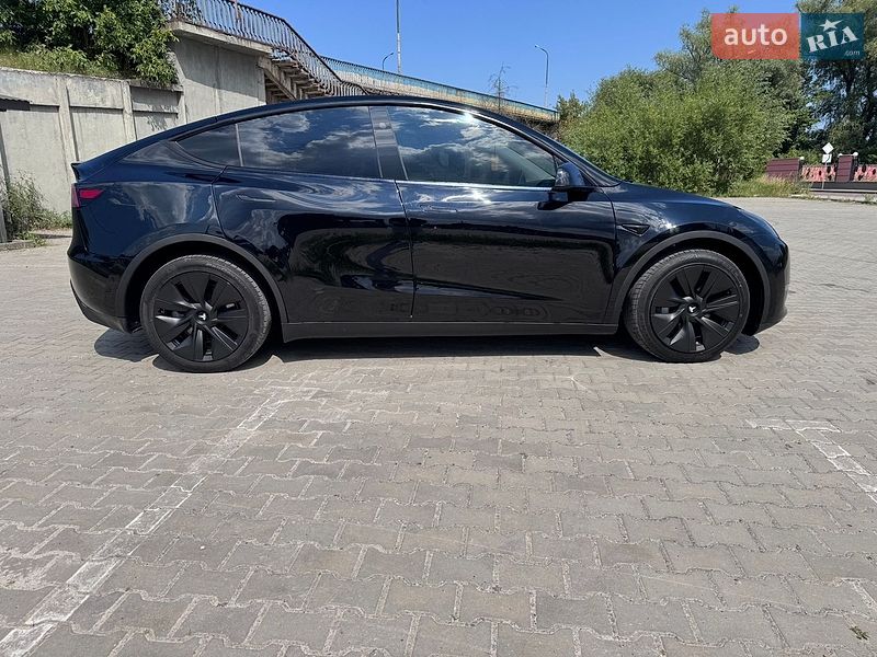 Внедорожник / Кроссовер Tesla Model Y 2024 в Дрогобыче