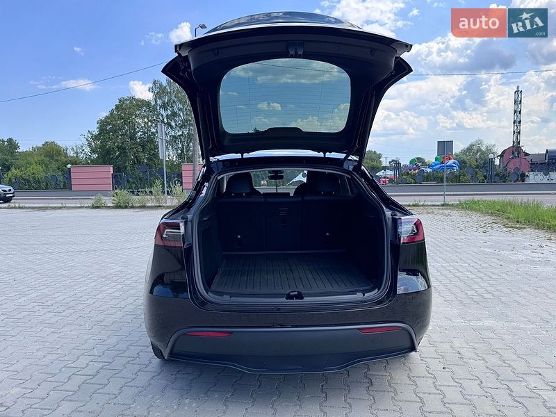 Внедорожник / Кроссовер Tesla Model Y 2024 в Дрогобыче