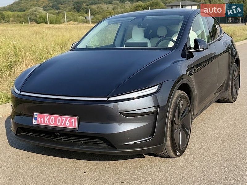 Внедорожник / Кроссовер Tesla Model Y 2025 в Киеве