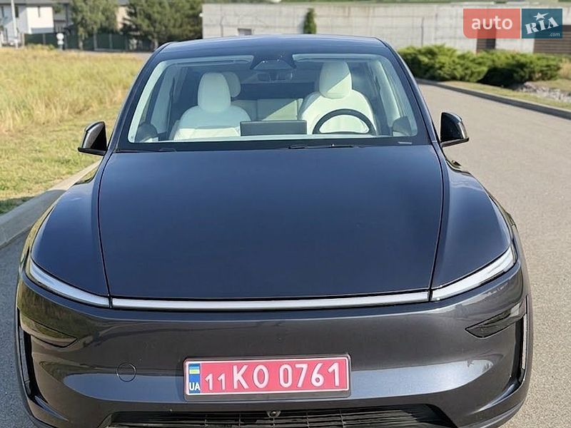 Внедорожник / Кроссовер Tesla Model Y 2025 в Киеве