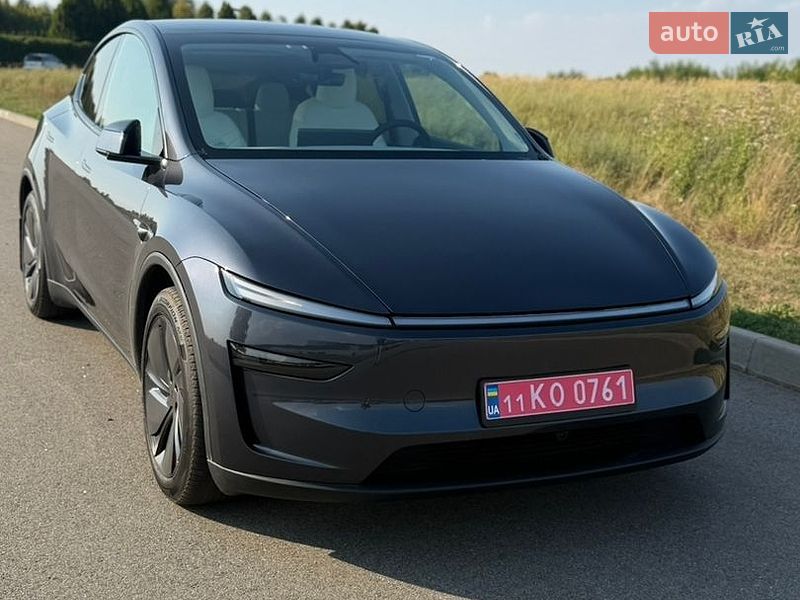Внедорожник / Кроссовер Tesla Model Y 2025 в Киеве
