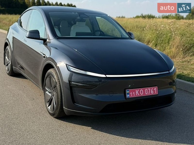 Внедорожник / Кроссовер Tesla Model Y 2025 в Киеве