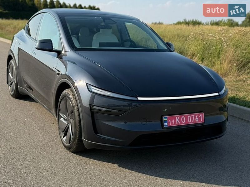 Внедорожник / Кроссовер Tesla Model Y 2025 в Киеве