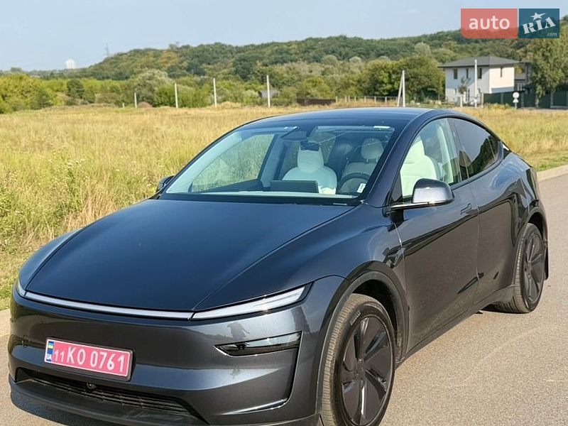 Внедорожник / Кроссовер Tesla Model Y 2025 в Киеве