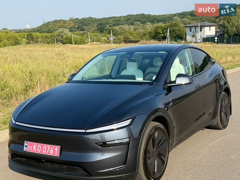 Внедорожник / Кроссовер Tesla Model Y 2025 в Киеве