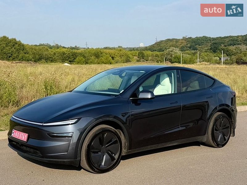 Внедорожник / Кроссовер Tesla Model Y 2025 в Киеве