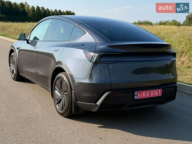 Внедорожник / Кроссовер Tesla Model Y 2025 в Киеве