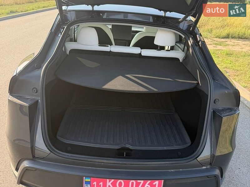 Внедорожник / Кроссовер Tesla Model Y 2025 в Киеве