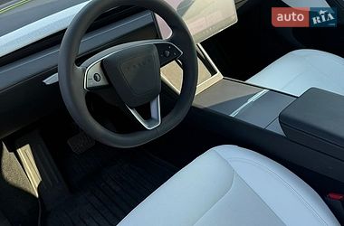Внедорожник / Кроссовер Tesla Model Y 2025 в Киеве