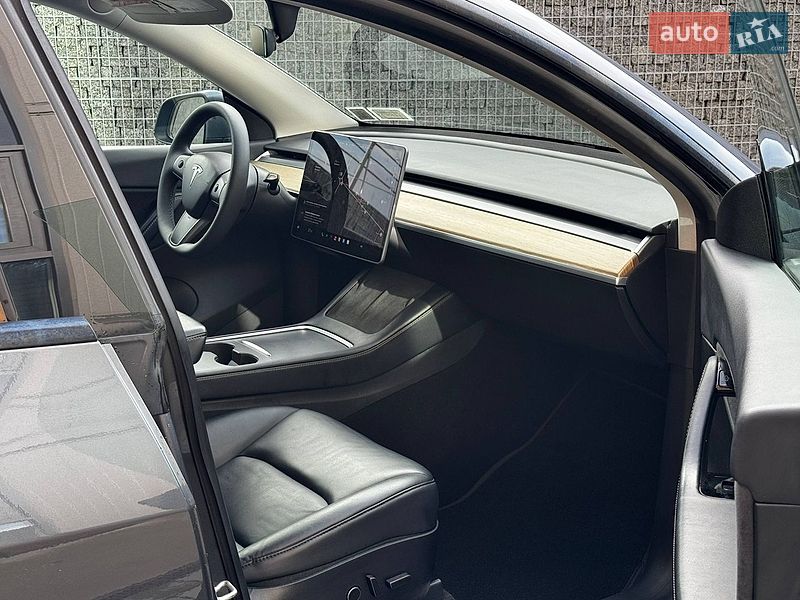 Позашляховик / Кросовер Tesla Model Y 2021 в Луцьку фото 46 Позашляховик / Кросовер Tesla Model Y 2021 в Луцьку