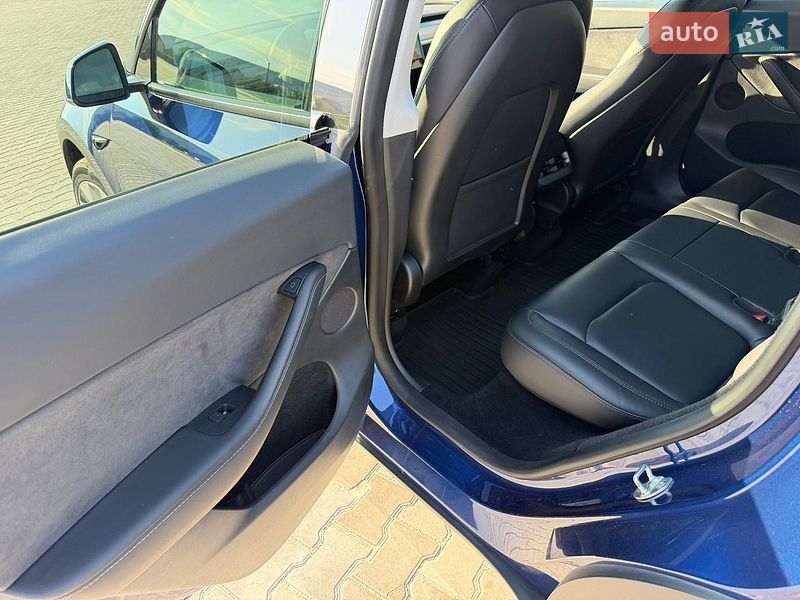 Внедорожник / Кроссовер Tesla Model Y 2023 в Золочеве