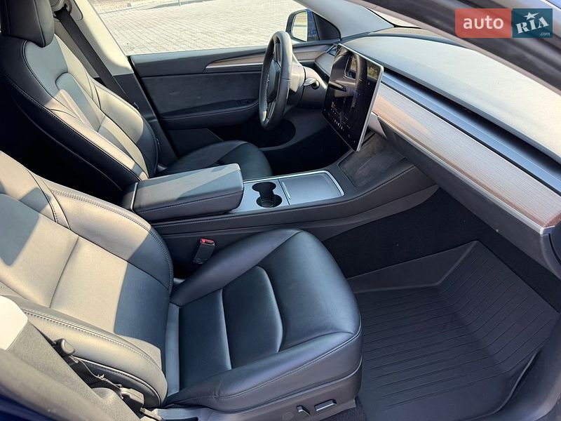 Внедорожник / Кроссовер Tesla Model Y 2023 в Золочеве