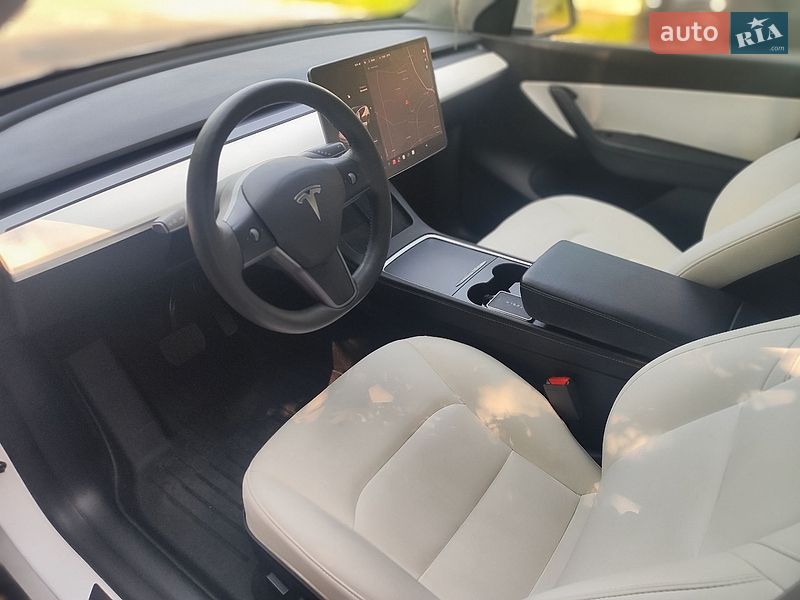 Позашляховик / Кросовер Tesla Model Y 2021 в Києві