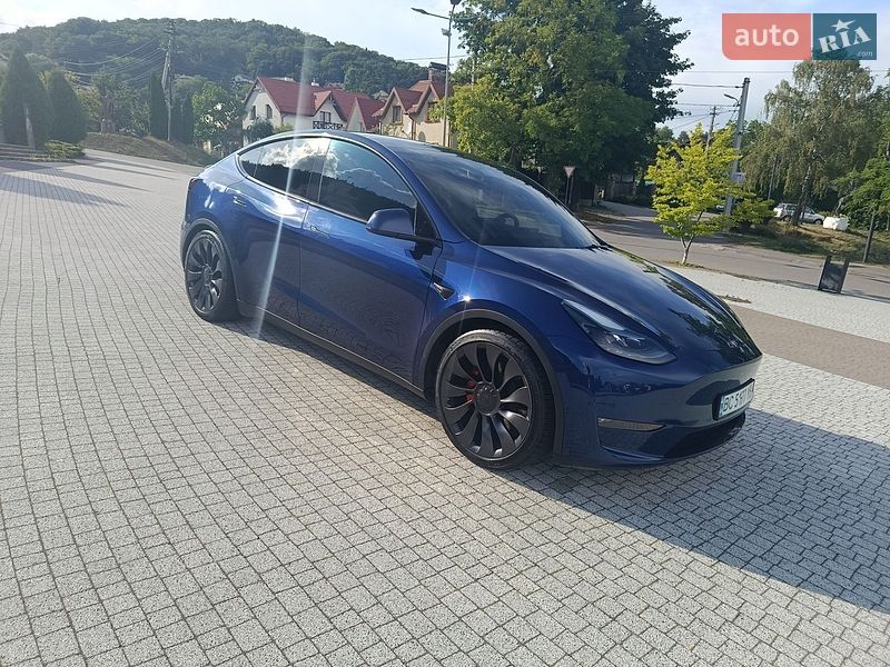 Внедорожник / Кроссовер Tesla Model Y 2023 в Львове фото 2 Внедорожник / Кроссовер Tesla Model Y 2023 в Львове