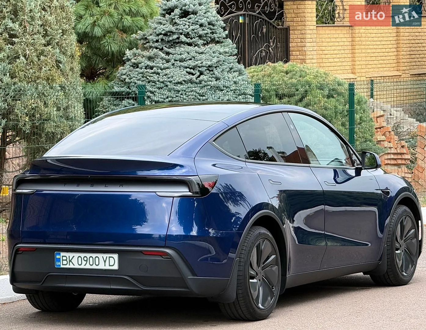 2025 Tesla Model Y - мініатюра 33