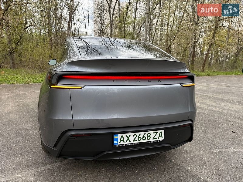 Внедорожник / Кроссовер Tesla Model Y 2025 в Харькове