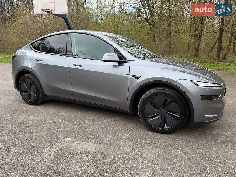 Внедорожник / Кроссовер Tesla Model Y 2025 в Харькове
