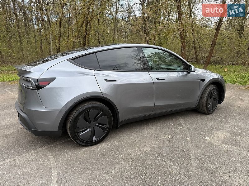 Внедорожник / Кроссовер Tesla Model Y 2025 в Харькове