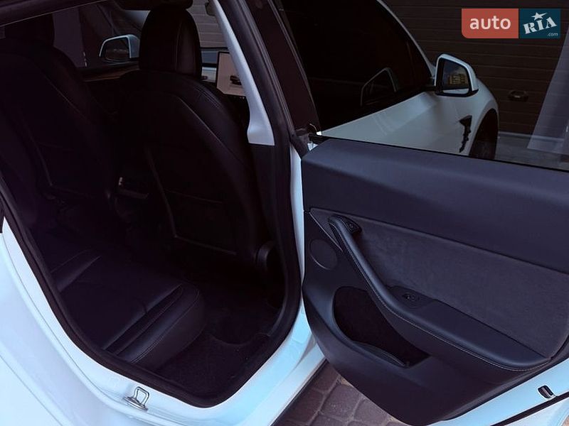 Внедорожник / Кроссовер Tesla Model Y 2023 в Виннице