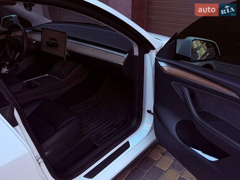 Внедорожник / Кроссовер Tesla Model Y 2023 в Виннице
