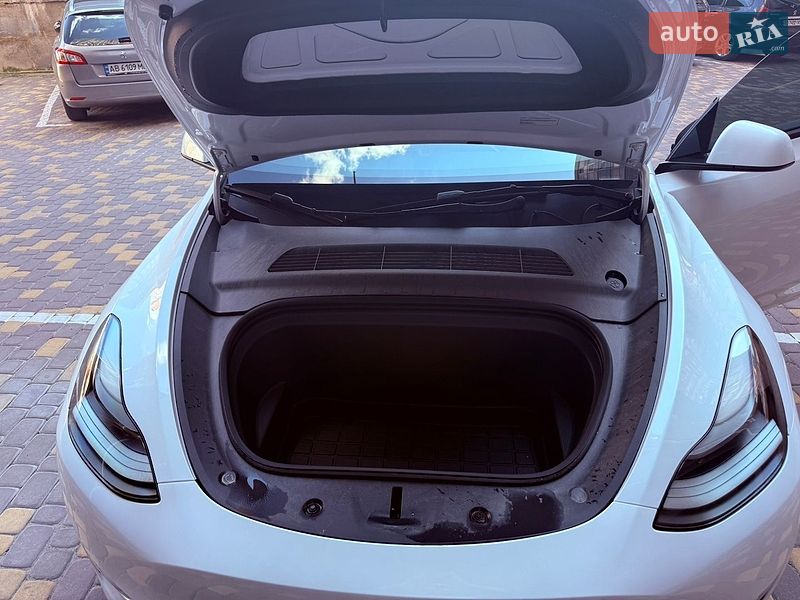 Внедорожник / Кроссовер Tesla Model Y 2023 в Виннице