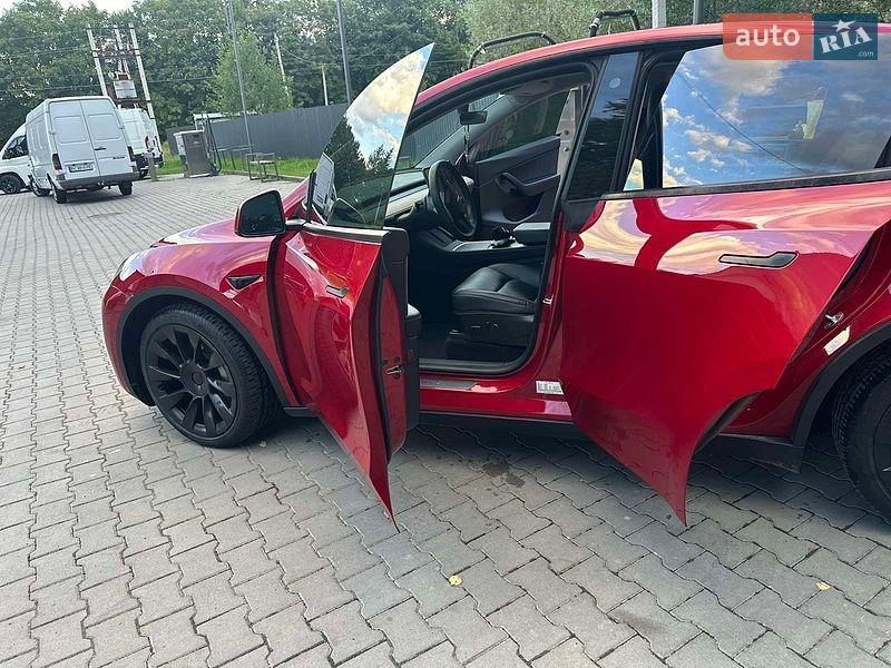 Внедорожник / Кроссовер Tesla Model Y 2021 в Трускавце