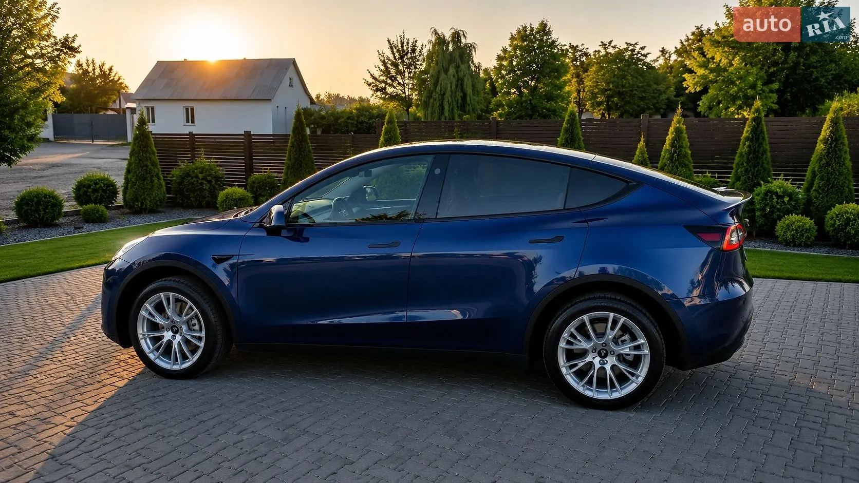 2023 Tesla Model Y - мініатюра 3