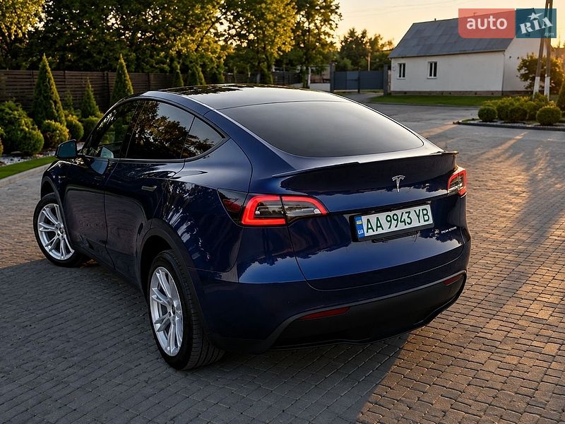 Позашляховик / Кросовер Tesla Model Y 2023 в Києві