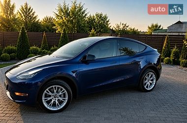 Позашляховик / Кросовер Tesla Model Y 2023 в Києві фото 2 Позашляховик / Кросовер Tesla Model Y 2023 в Києві
