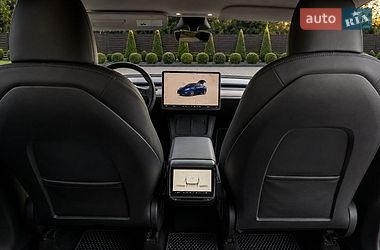 Позашляховик / Кросовер Tesla Model Y 2023 в Києві фото 14 Позашляховик / Кросовер Tesla Model Y 2023 в Києві