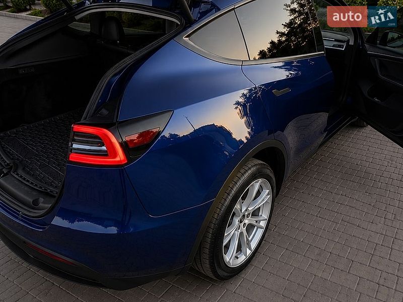 Позашляховик / Кросовер Tesla Model Y 2023 в Києві фото 7 Позашляховик / Кросовер Tesla Model Y 2023 в Києві