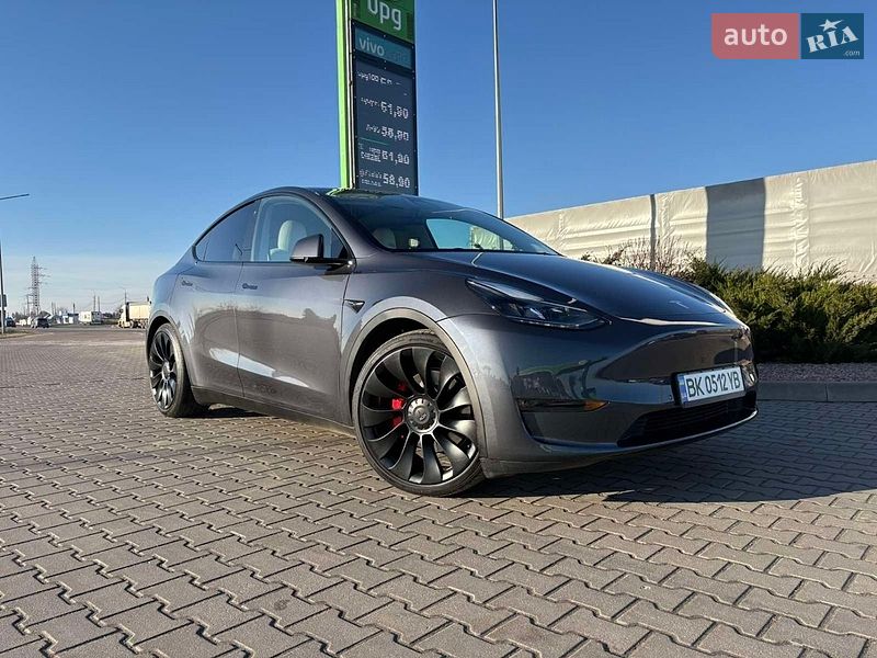 Позашляховик / Кросовер Tesla Model Y 2021 в Рівному