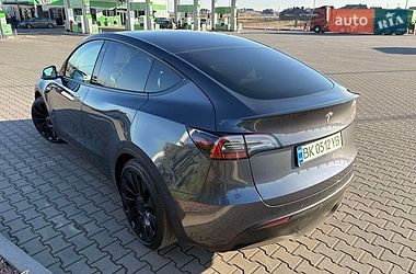 Позашляховик / Кросовер Tesla Model Y 2021 в Рівному