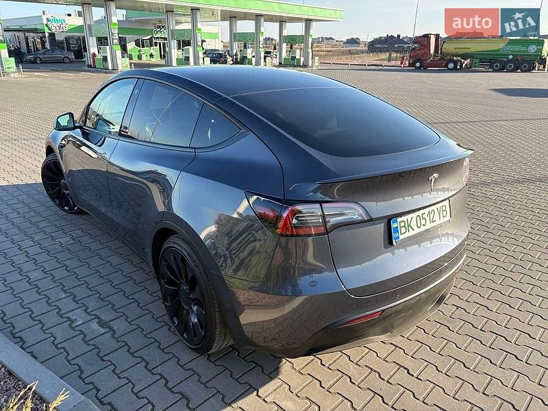 Позашляховик / Кросовер Tesla Model Y 2021 в Рівному