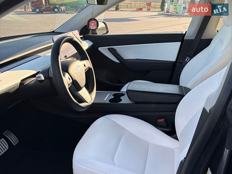 Позашляховик / Кросовер Tesla Model Y 2021 в Рівному
