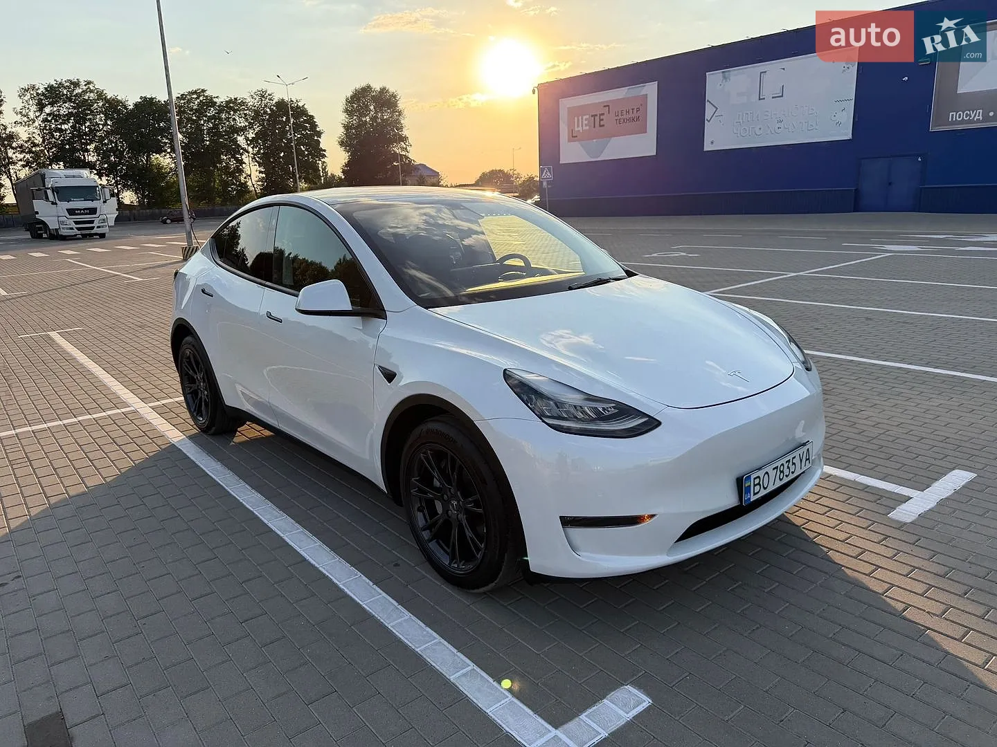 2022 Tesla Model Y - мініатюра 17