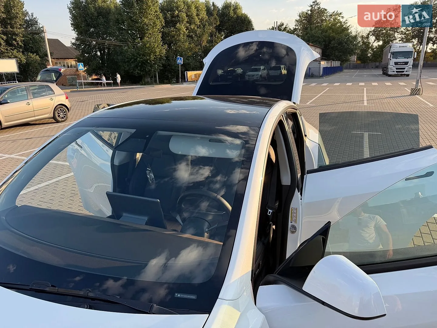 2022 Tesla Model Y - мініатюра 21