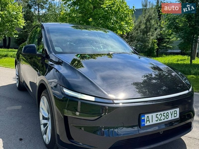 Позашляховик / Кросовер Tesla Model Y 2025 в Києві
