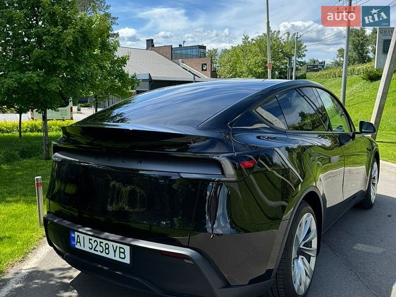 Позашляховик / Кросовер Tesla Model Y 2025 в Києві