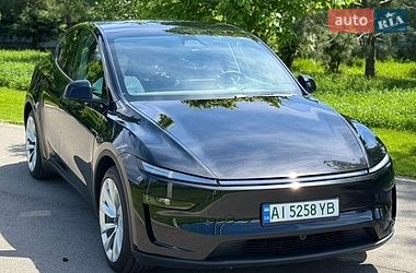 Позашляховик / Кросовер Tesla Model Y 2025 в Києві