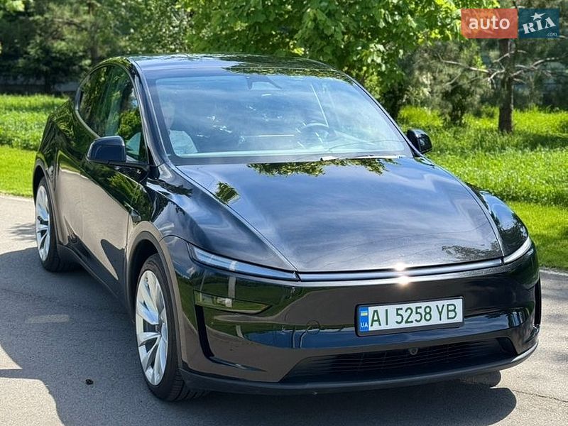 Позашляховик / Кросовер Tesla Model Y 2025 в Києві