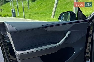 Позашляховик / Кросовер Tesla Model Y 2025 в Києві