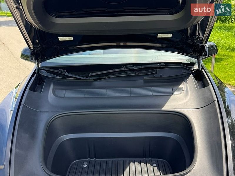 Позашляховик / Кросовер Tesla Model Y 2025 в Києві