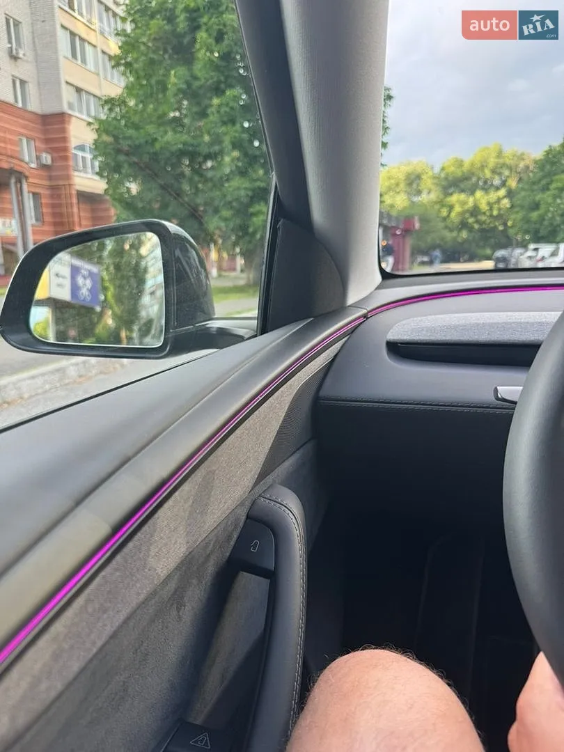 2025 Tesla Model Y - мініатюра 26