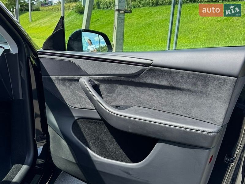 Позашляховик / Кросовер Tesla Model Y 2025 в Києві