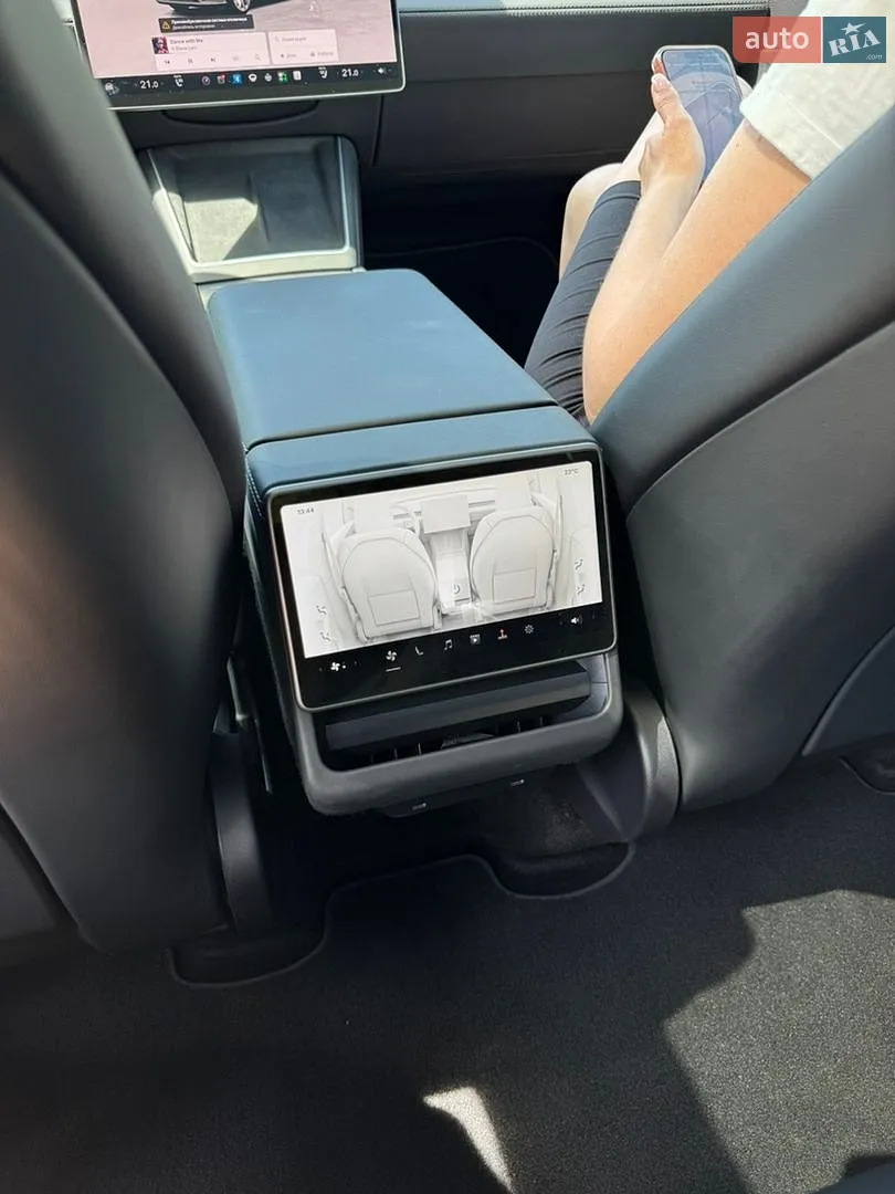 2025 Tesla Model Y - мініатюра 19